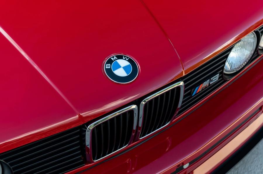 Логотип BMW M3 Coupe (E30) 1988 года  (NA) (фото 85 из 231)